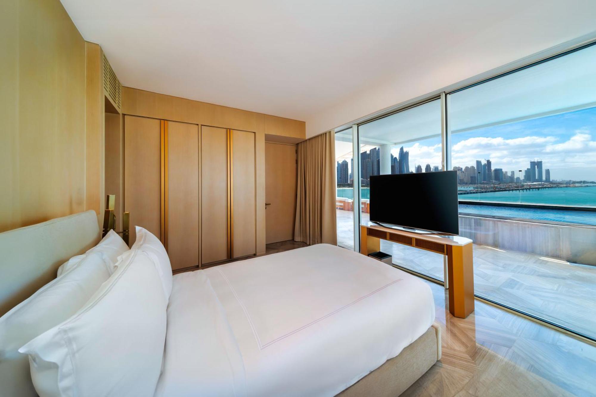 Five Palm Jumeirah Apartment *